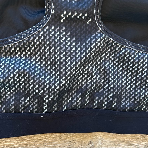 NIKE Womens Athletic Sports Bra Size XL Racerback Black White Pullover Style - Picture 7 of 7